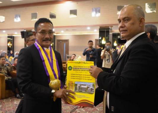 Anggota DPRD Riau Sari Antoni Raih Gelar Magister Manajemen Pascasarjana