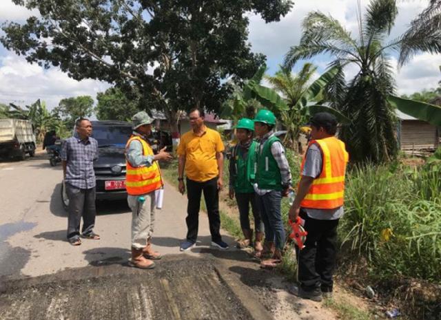 Bupati Rohil Pantau Pembangunan Jalan Lintas Ujung Tanjung-Bagansiapiapi