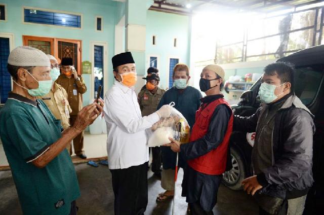 Gubri Bagikan Sembako dan Masker Ke ITMI Riau