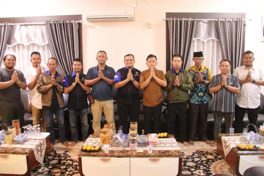 Pengurus Daerah Kerukunan Bubuhan Banjar Silaturahmi Kediaman PLT Bupati Meranti H.Asmar.