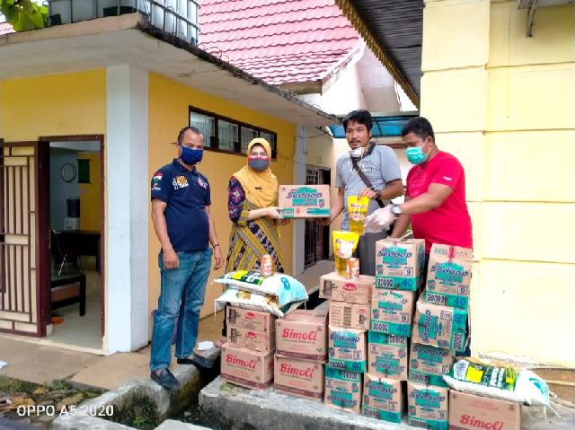 Dua Perusahaan di Pelalawan Berikan Sembako Untuk Warga