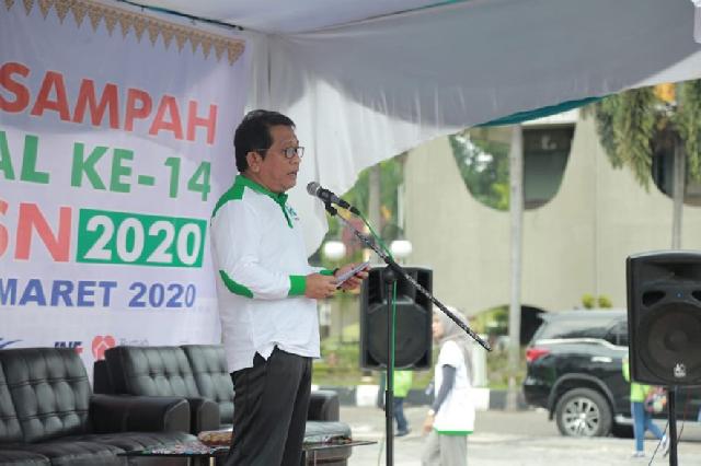 Sekdaprov Riau Hadiri Hari Peduli Sampah Nasional Ke-14 Tahun 2020