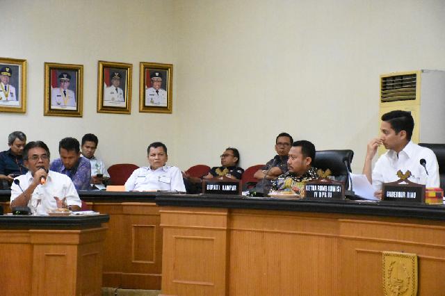 Bupati Kampar Gelar Rakoor dengan Komisi IV DPR RI dan Gubernur Riau