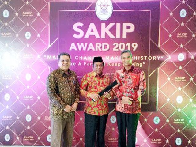 Wakil Bupati Rohil Terima Penghargaan SAKIP Award dari Kementerian PAN-RB