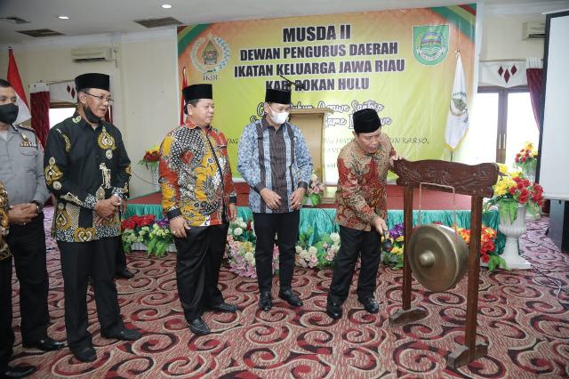 Ketua Umum DPP IKJR Riau H. Sukiman Buka MUSDA II IKJR Rohul