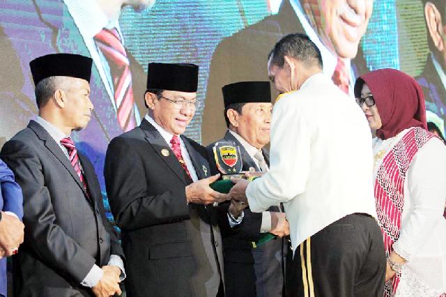 Pemkab Inhil Terima Penghargaan Dari Kodam I/Bukit Barisan