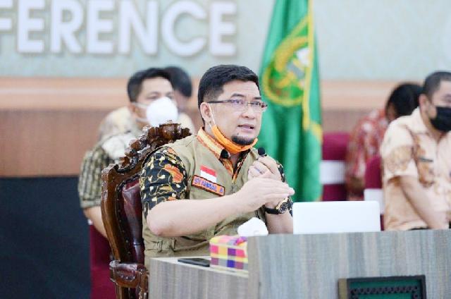 Asisten III Setdaprov Riau Vidcon Bersama Seluruh Kepsek SMA/SMK se Provinsi Riau
