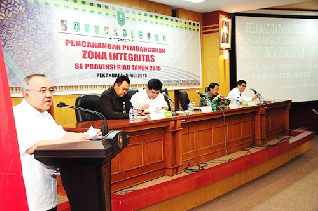 Plt Membuka Acara Pencanangan Pembangunan Zona Intergritas Prov Riau. foto: humas