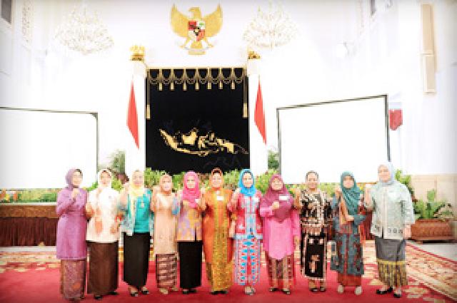 Plt Ketua TP PKK Prov Riau Hadiri Sosialisasi program Nasional gerakan pencegahan kanker pada perempuan Indonesia.foto : humas