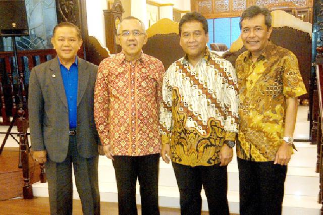 Plt Gubri Terima Audiensi Ketua APINDO Pusat dan Ketua APINDO Prov Riau di Kediaman. Foto : humas
