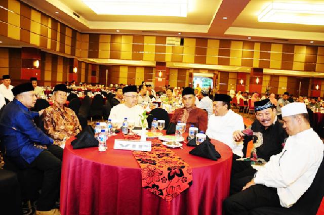 Plt Gubri Buka puasa bersama PT Sumatera Riang Lestari Dengan Insan Pers & Mitra Kerja di H Pangeran. foto : humas